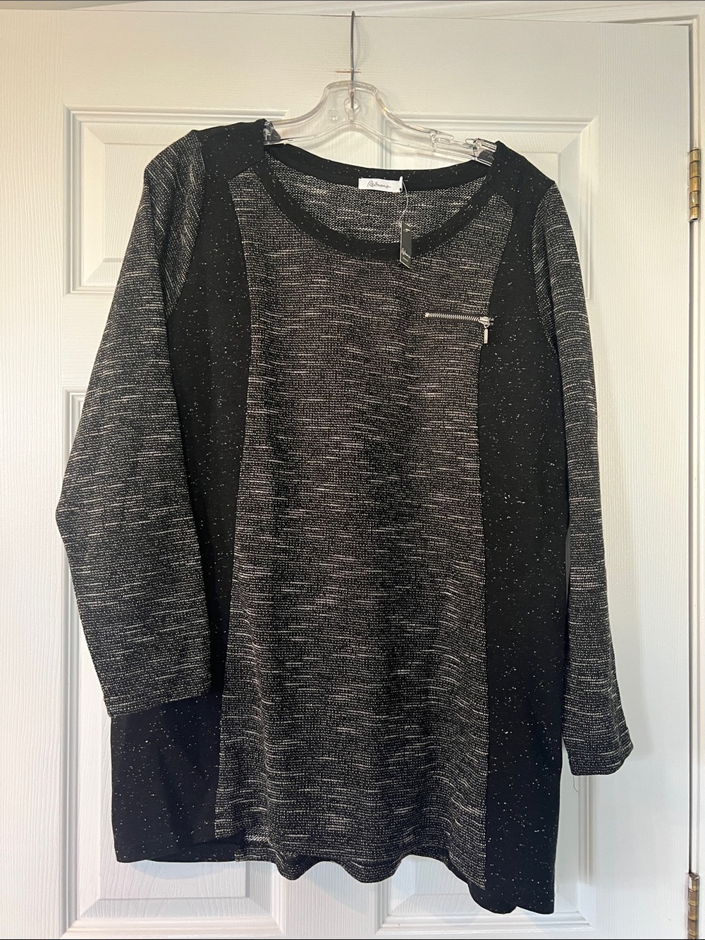 Reitmans Black and White Speckled Knit Tunic